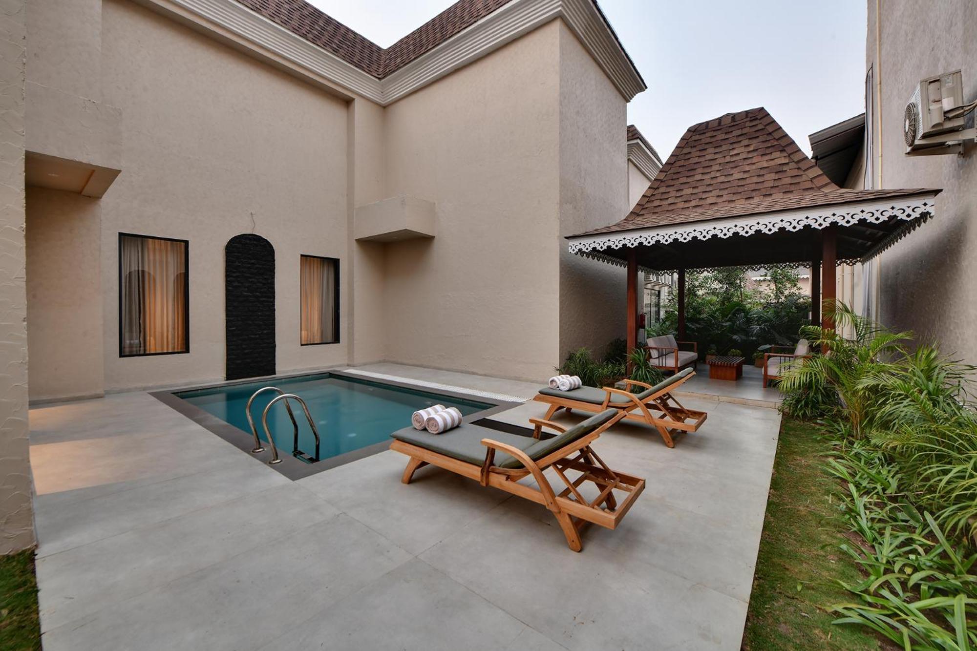 Maira Resort And Convention Centre Raipur  Exterior photo